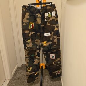 NWT Urban Renewal The Series New York Camo Button-Front Cargo Pants
